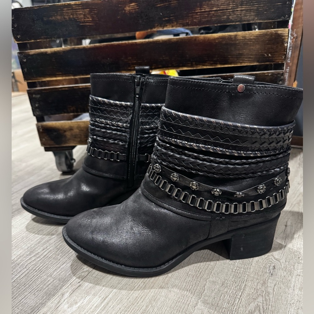 Soft moc ankle boots